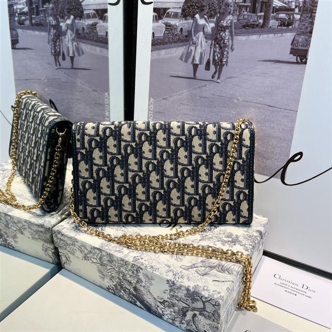 2025228Y360P21010952