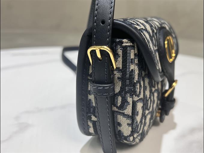 2025228Y550P21011412