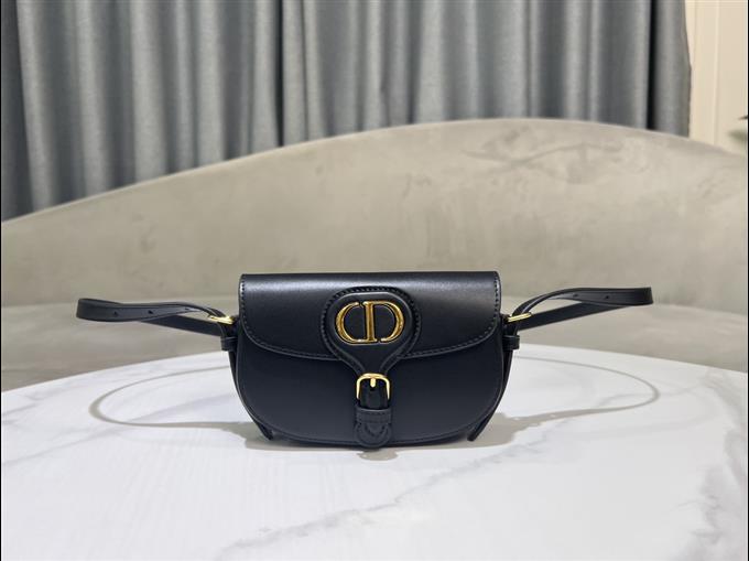 2025228Y560P21011787