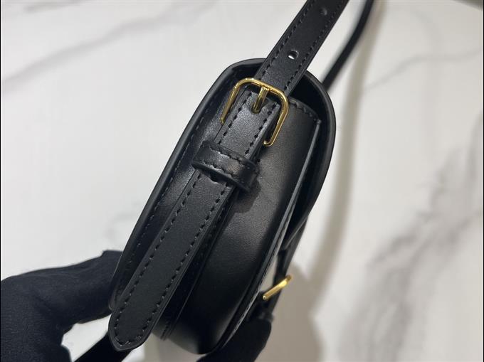 2025228Y560P21011818