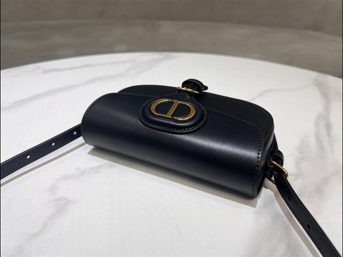 2025228Y560P21011865