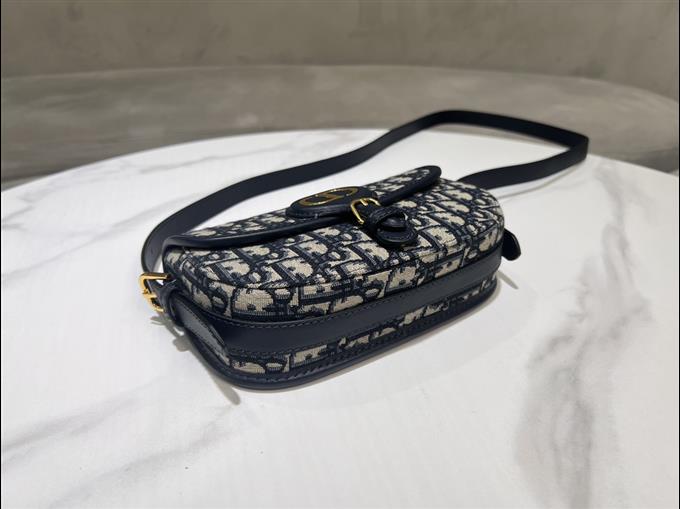 2025228Y600P21014106