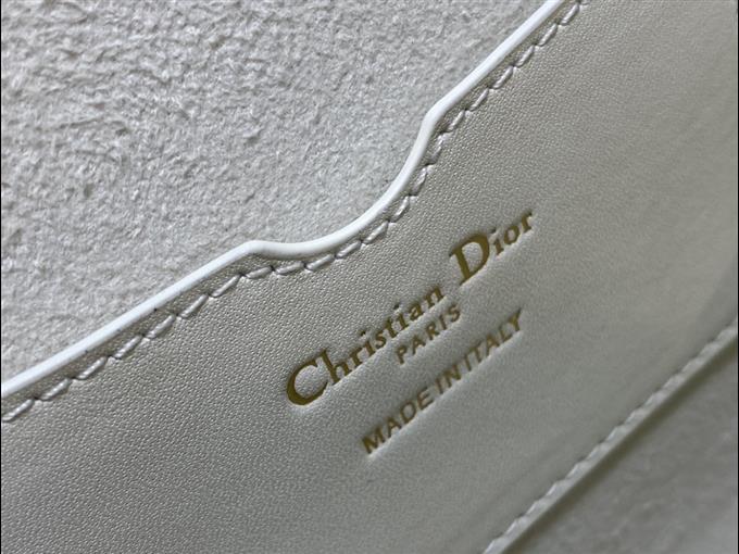 2025228Y620P21015277