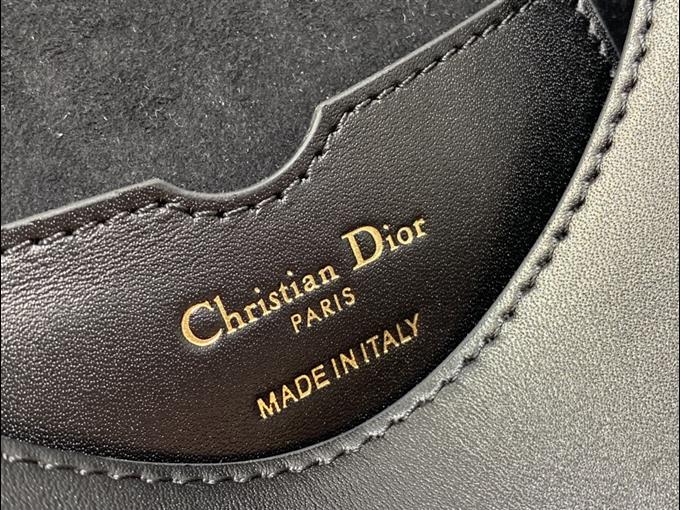 2025228Y620P21015703