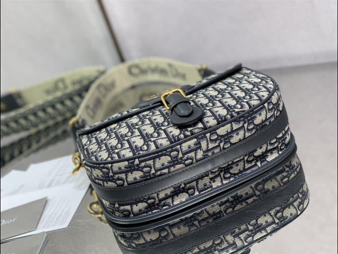 2025228Y680P21017651