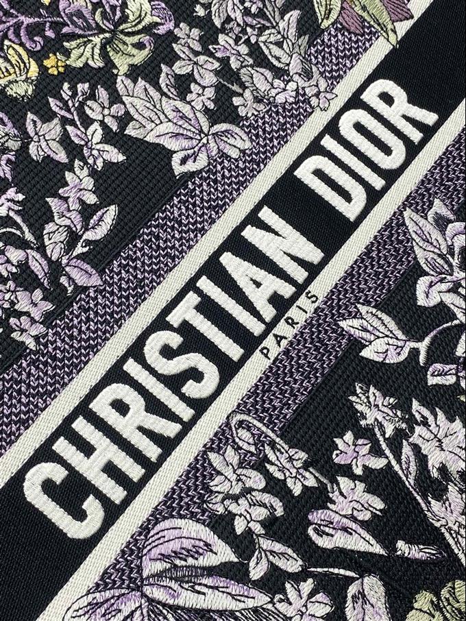 2025228Y550P212155968