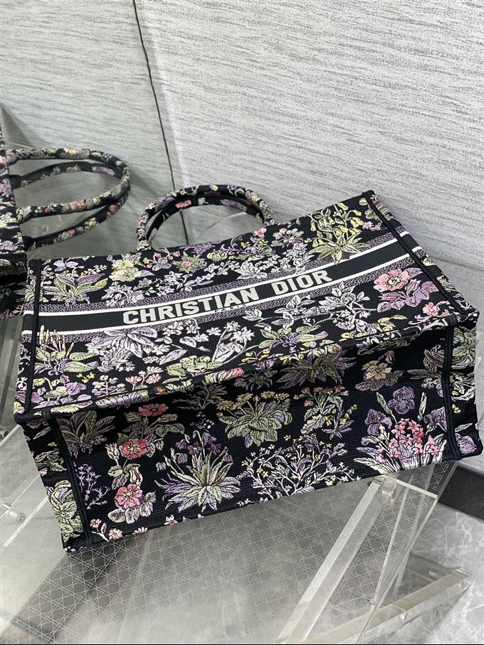 2025228Y550P21215647