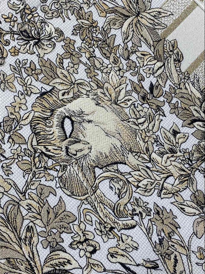 2025228Y550P212156867