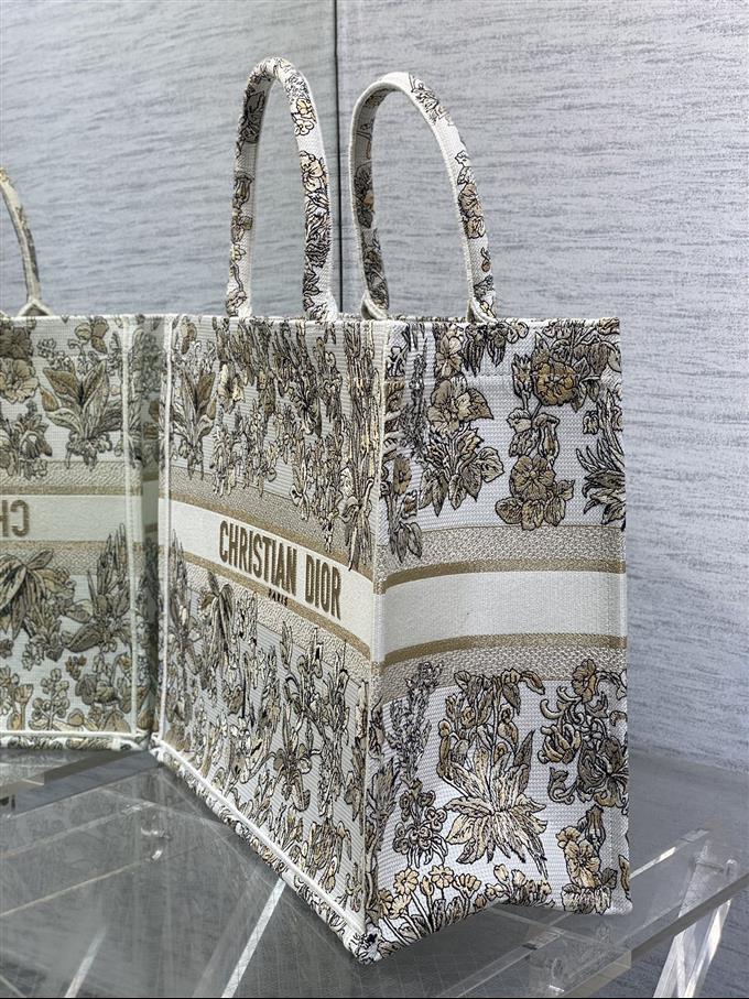 2025228Y550P212156882