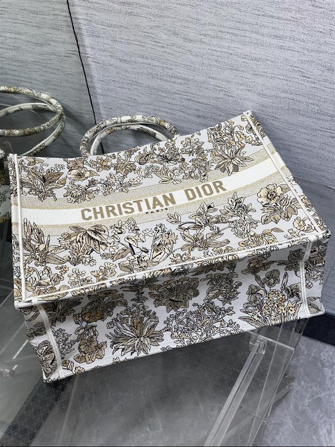 2025228Y550P212156897