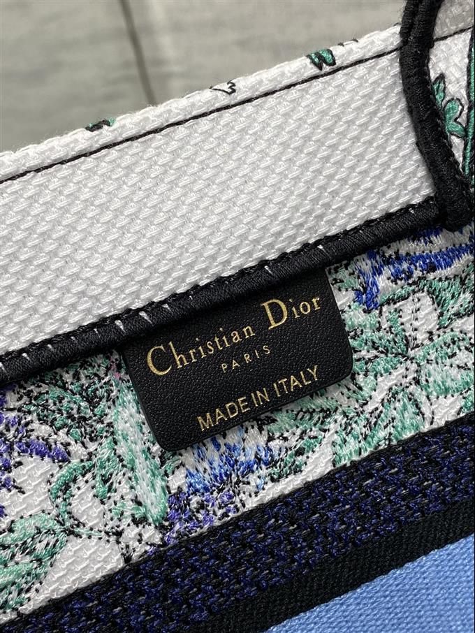 2025228Y550P212157350