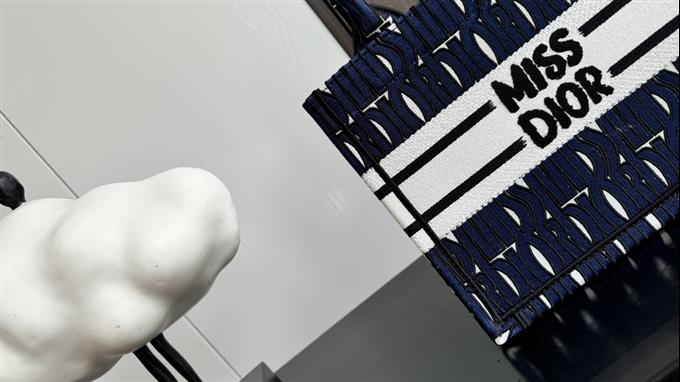 2025228Y550P212157396