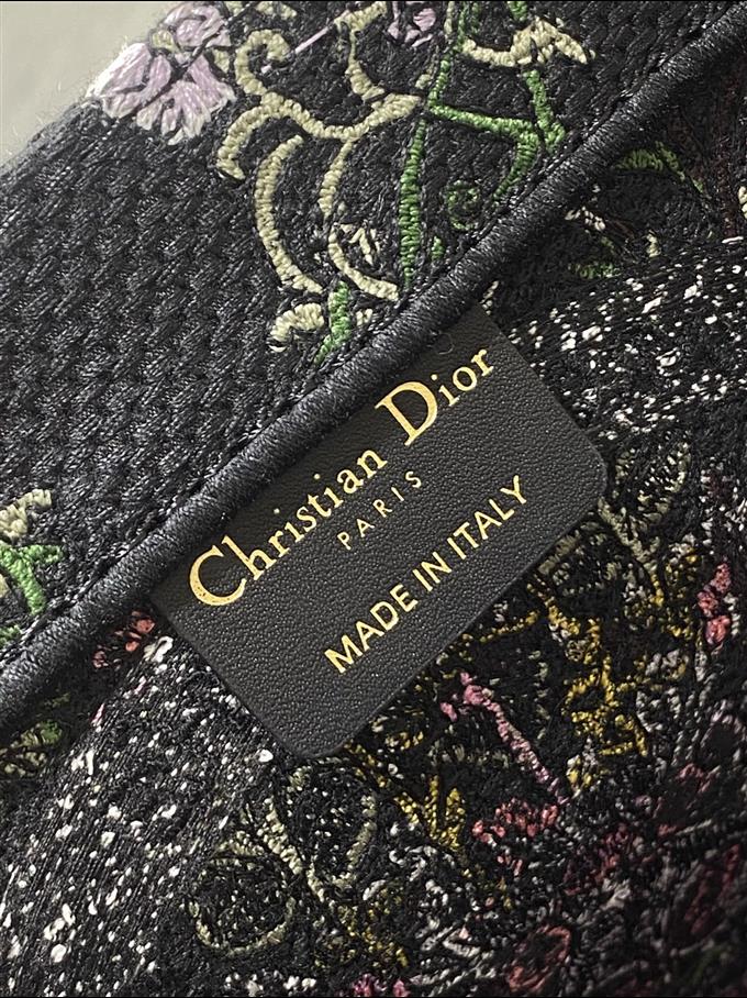 2025228Y550P21215770