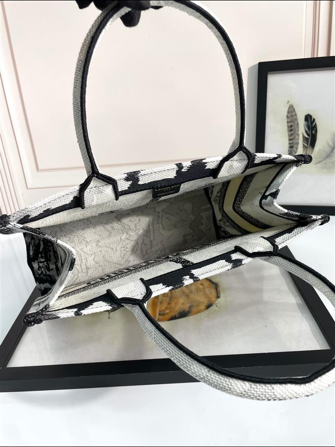 2025228Y580P203752981