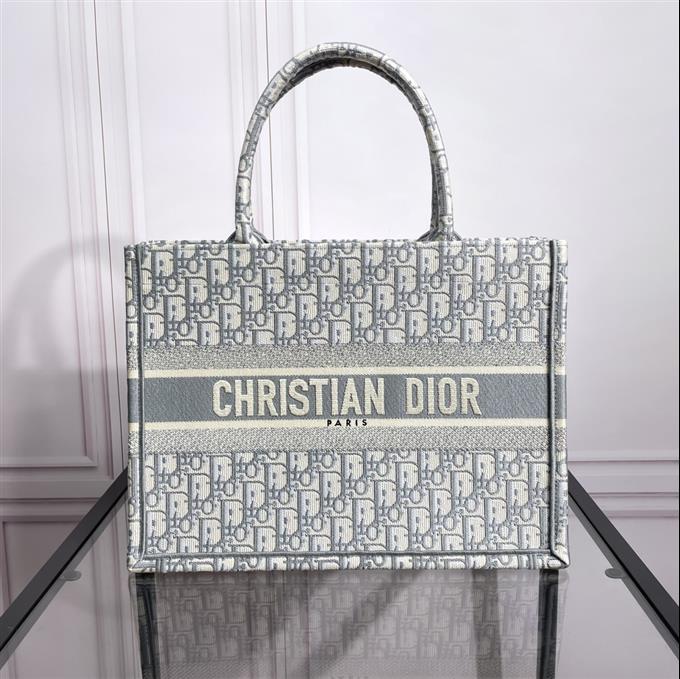 2025228Y580P203753749