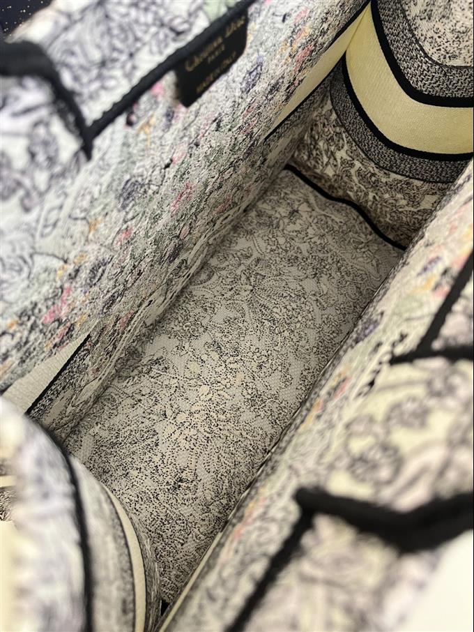 2025228Y580P21220310