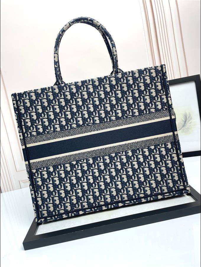 2025228Y600P203755224