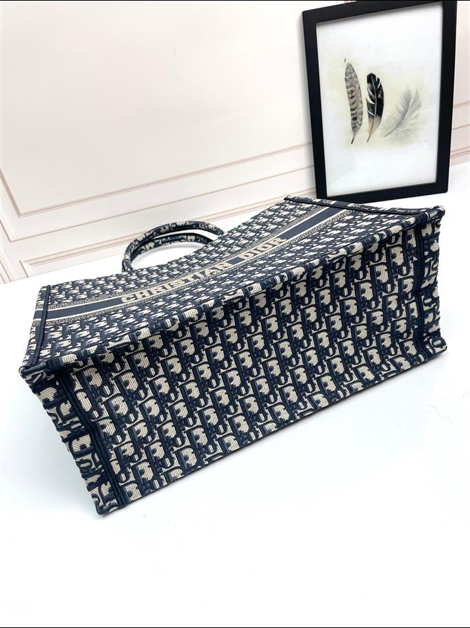 2025228Y600P203755240