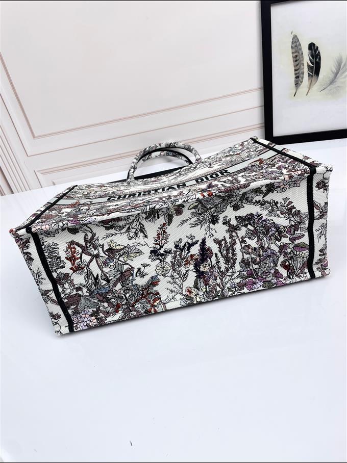 2025228Y600P203755366