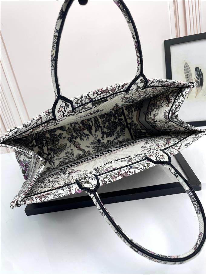 2025228Y600P203755381