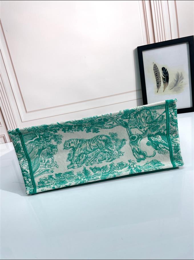 2025228Y600P20375596