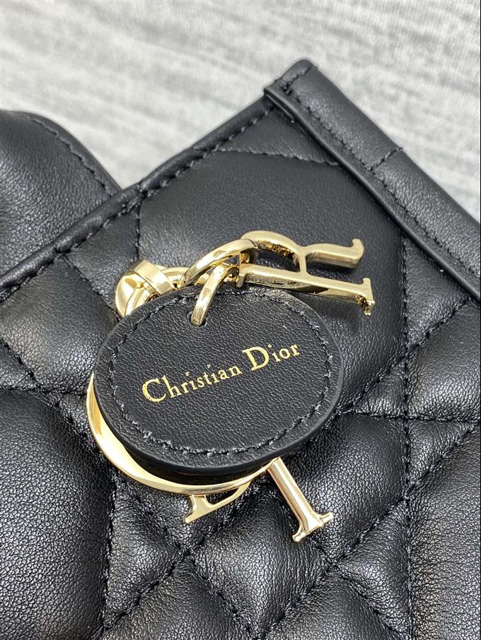 2025228Y600P203758335