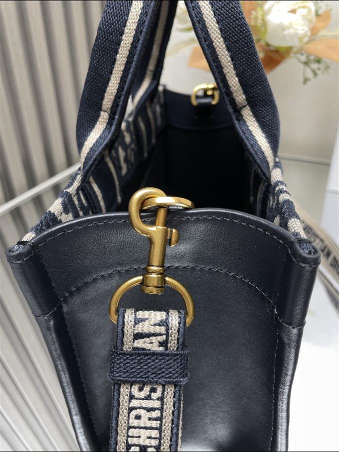 2025228Y600P203822159