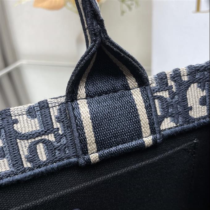 2025228Y600P203822205