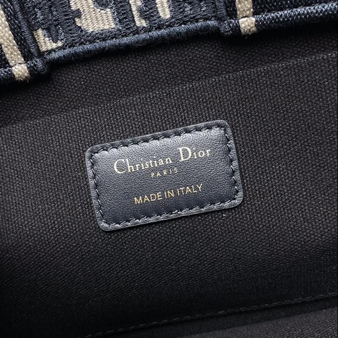 2025228Y600P203822221