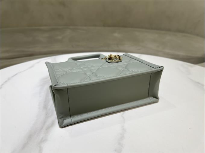 2025228Y600P203822346