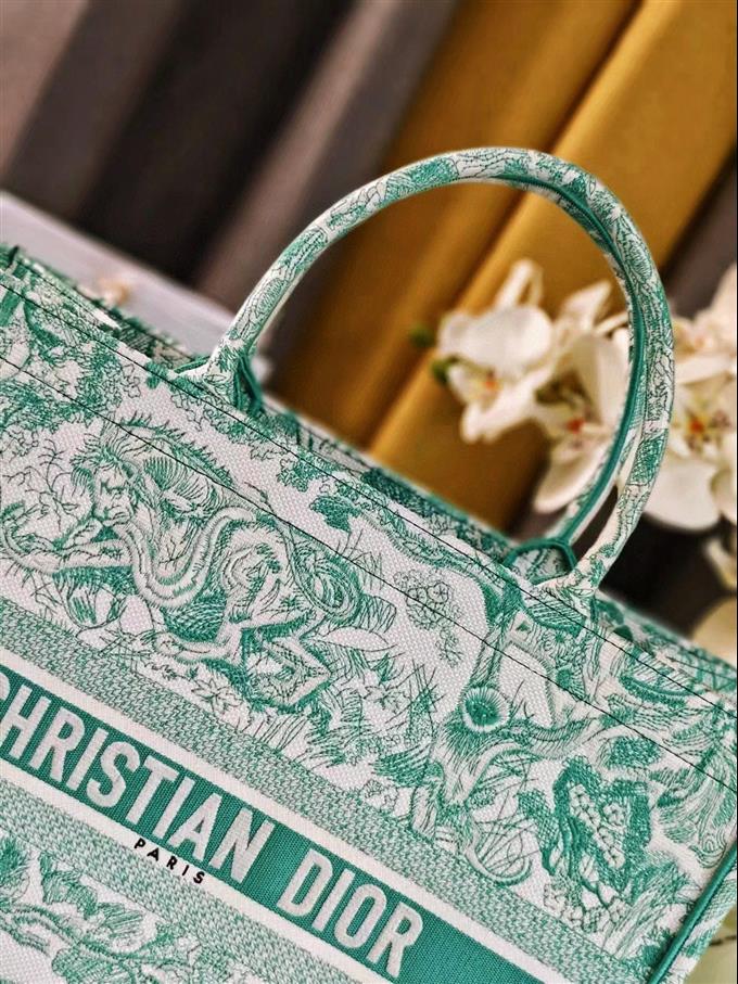 2025228Y600P203822986