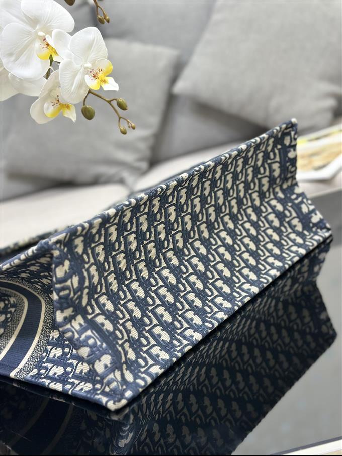 2025228Y600P203823444