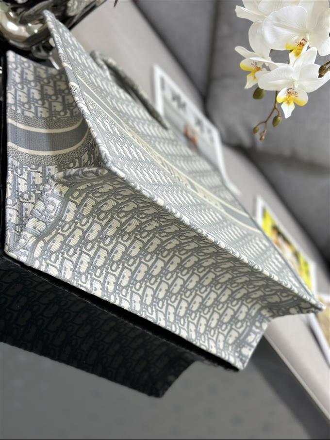 2025228Y600P203823587