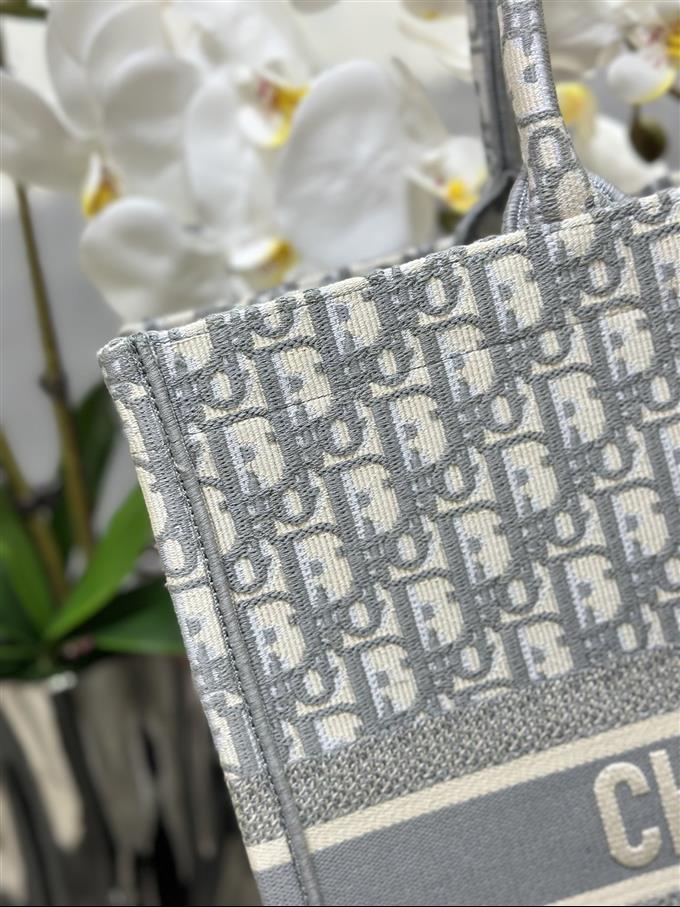 2025228Y600P203823619