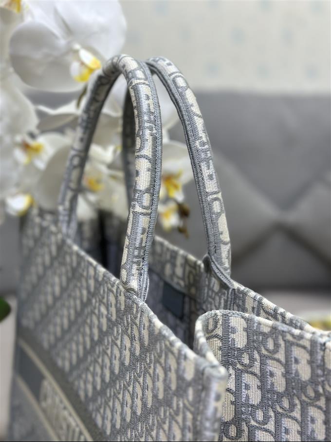 2025228Y600P203823635