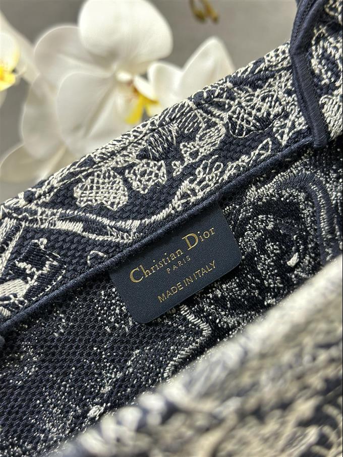 2025228Y600P203824372