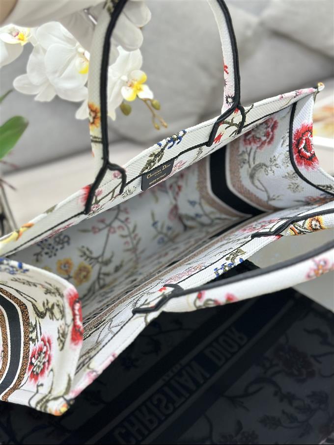 2025228Y600P203825203