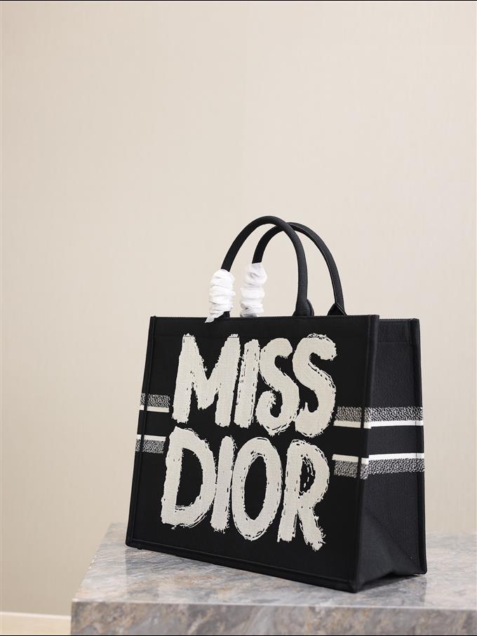 2025228Y600P203825728