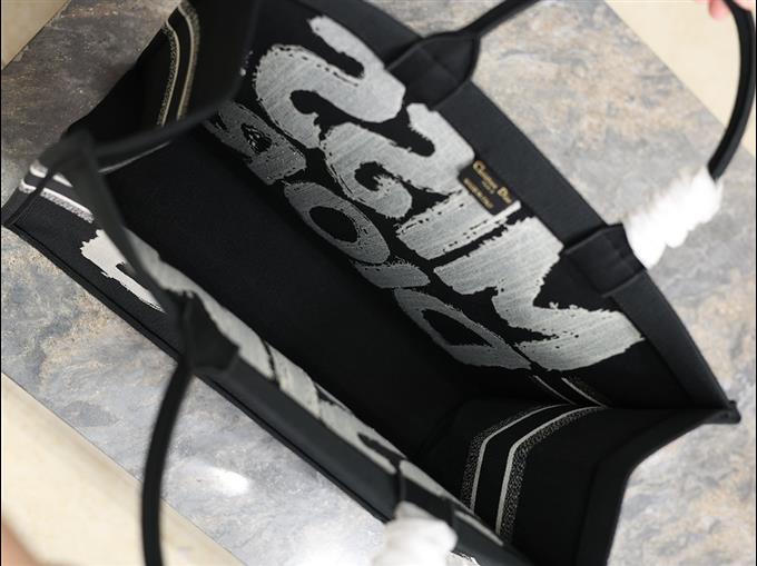 2025228Y600P203825759