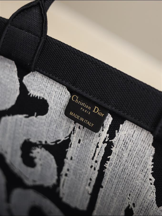 2025228Y600P203825775