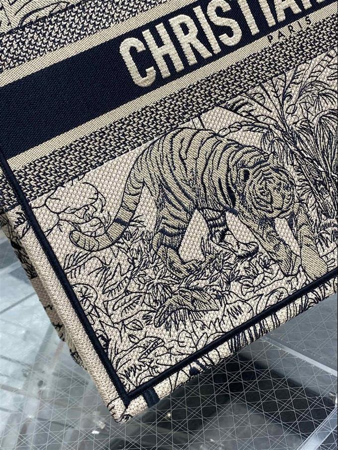 2025228Y600P203825822