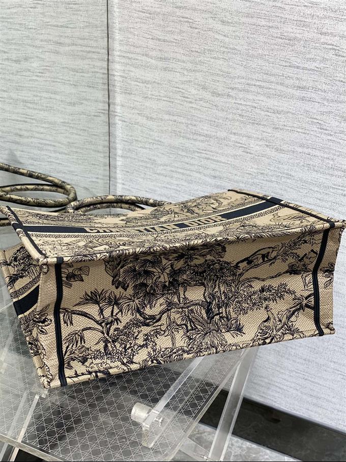 2025228Y600P203825884