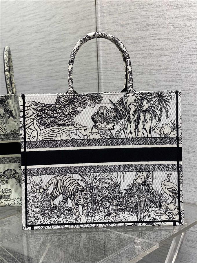 2025228Y600P203825980