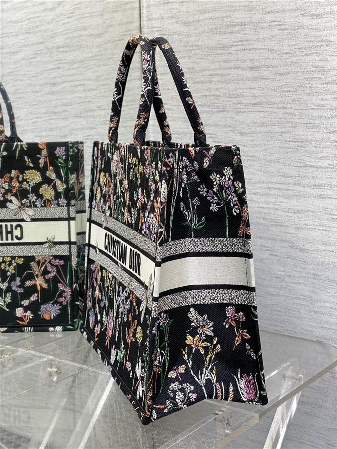 2025228Y600P203827567