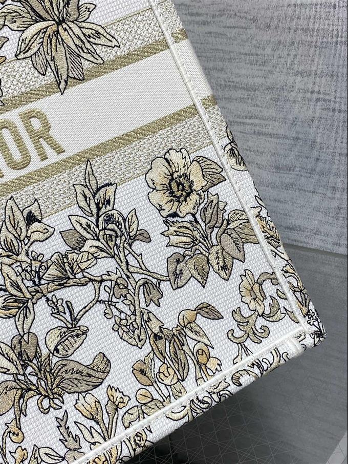 2025228Y600P212142267