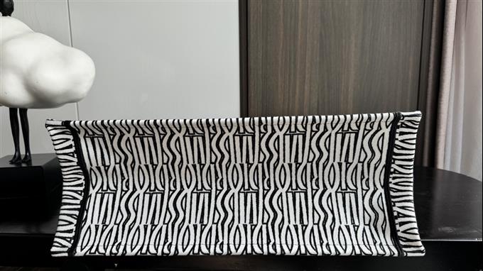 2025228Y600P21221986