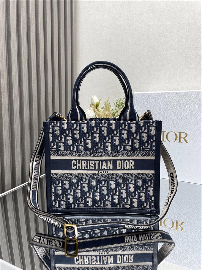 2025228Y650P203827631