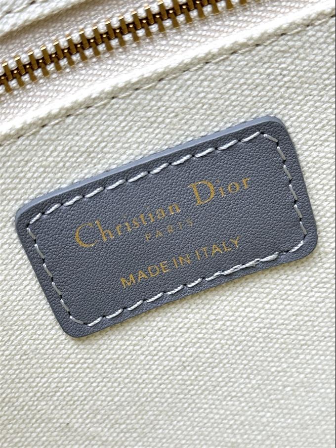 2025228Y650P203827884