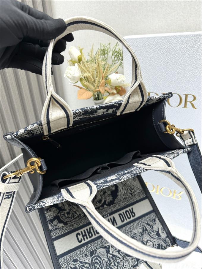 2025228Y650P203828188