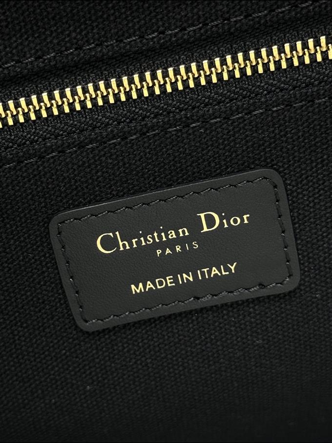 2025228Y650P20382828